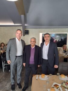 Με φίλους του Συλλόγου Ηπειρωτών Αγίας Βαρβάρας και των αδελφοτήτων Βορειοηπειρωτών από τα χωριά Κώσταρι και Πέπελη